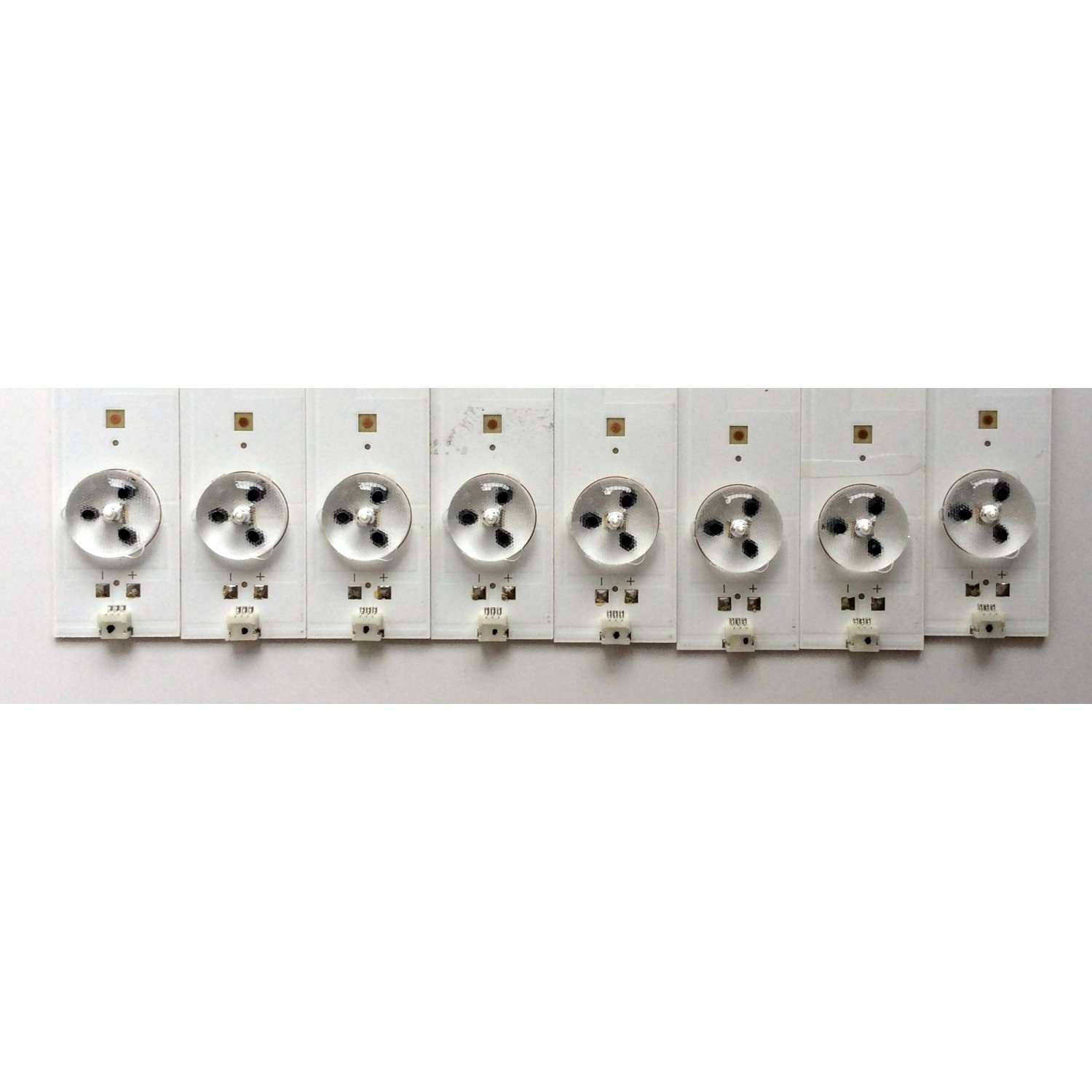 KIT DE LED'S PARA TV HISENSE / INSIGNIA (8 PIEZAS) / NUMERO DE PARTE 1131319 / 2013CHI400 / 2013CHI400 3228N1 05 REV1.0 130625 / PANEL HD400DF-E37 (010)(BBY) / MODELOS 40H4C / 40K200 / 40K20DW / NS-40D420NA16 - Imagen 4